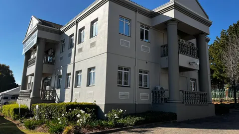33 Georgian Cres, Bryanston